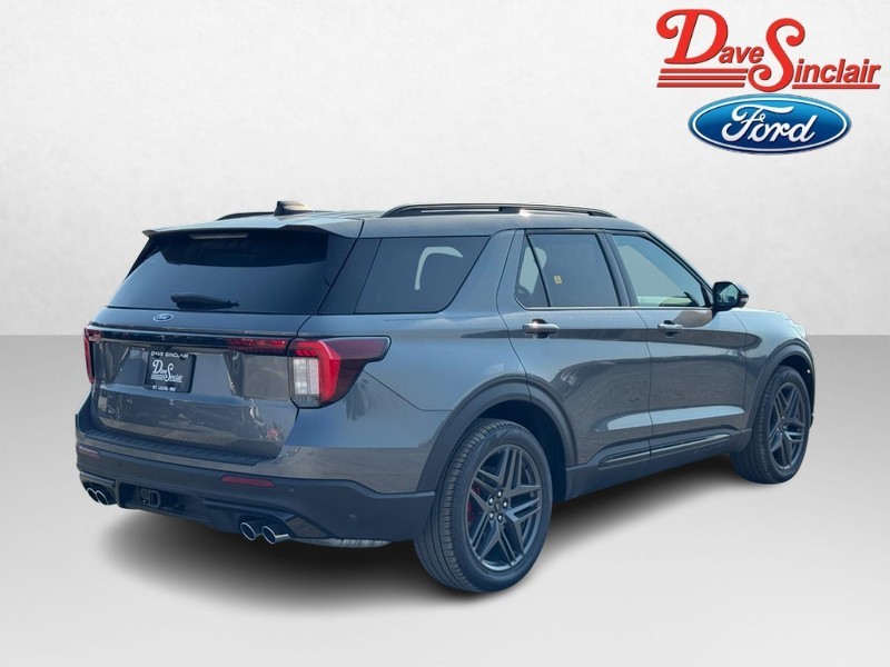 Ford Explorer Vehicle Full-screen Gallery Image 07