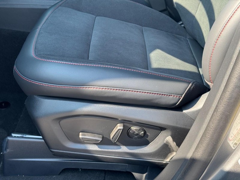 Ford Explorer Vehicle Full-screen Gallery Image 25