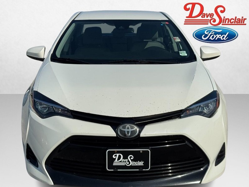 Toyota Corolla Vehicle Full-screen Gallery Image 02