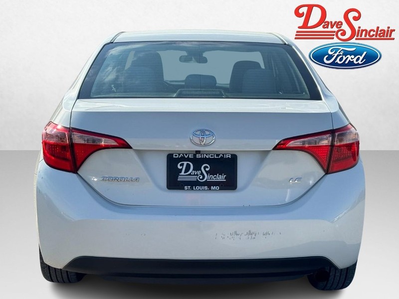 Toyota Corolla Vehicle Full-screen Gallery Image 08
