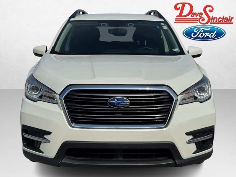 Subaru Ascent Vehicle Full-screen Gallery Image 02