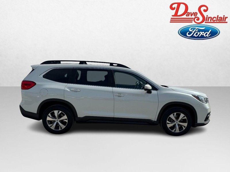 Subaru Ascent Vehicle Full-screen Gallery Image 05