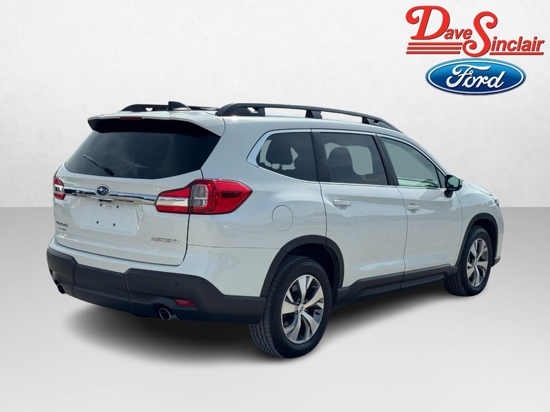 Subaru Ascent Vehicle Full-screen Gallery Image 07