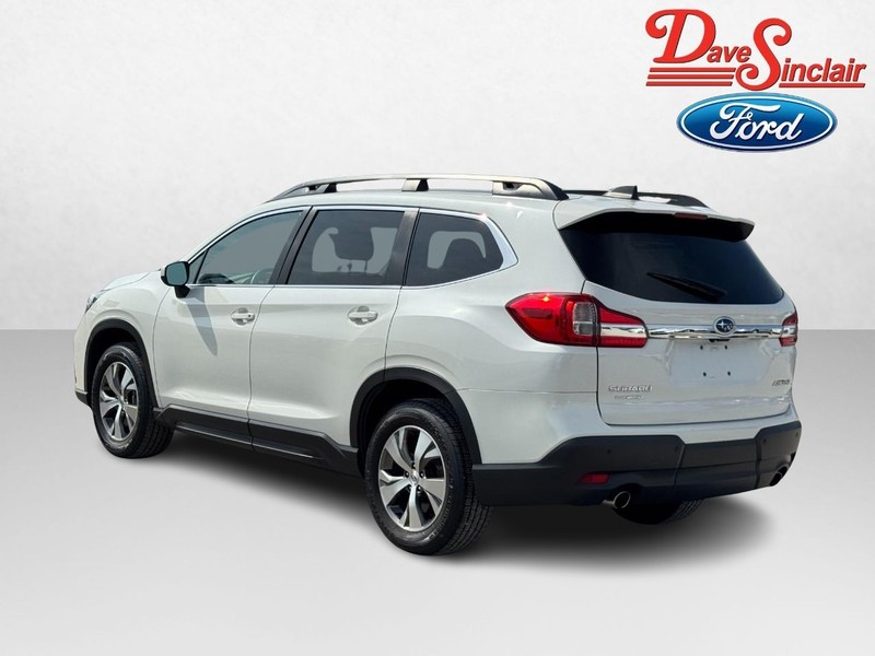 Subaru Ascent Vehicle Full-screen Gallery Image 09