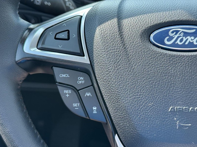 Ford Edge Vehicle Full-screen Gallery Image 21