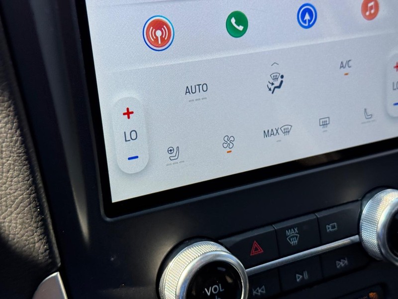 Ford Edge Vehicle Full-screen Gallery Image 23