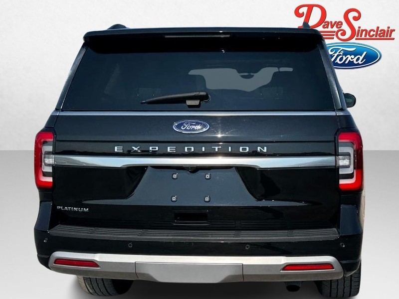 Ford Expedition Vehicle Full-screen Gallery Image 08