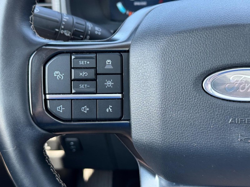 Ford Expedition Vehicle Full-screen Gallery Image 25