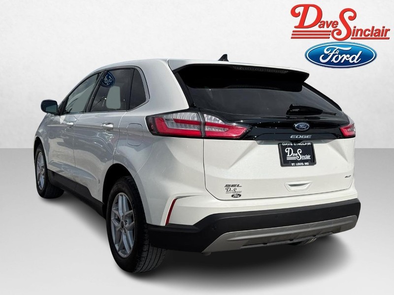 Ford Edge Vehicle Full-screen Gallery Image 10