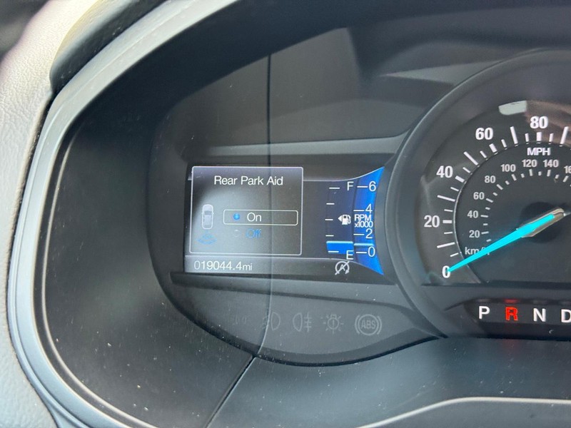 Ford Edge Vehicle Full-screen Gallery Image 24