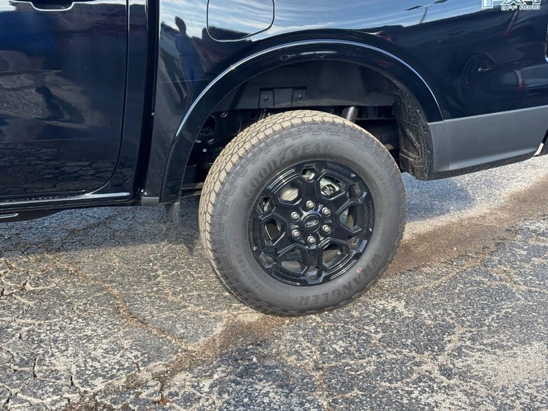 Ford Ranger Vehicle Full-screen Gallery Image 11
