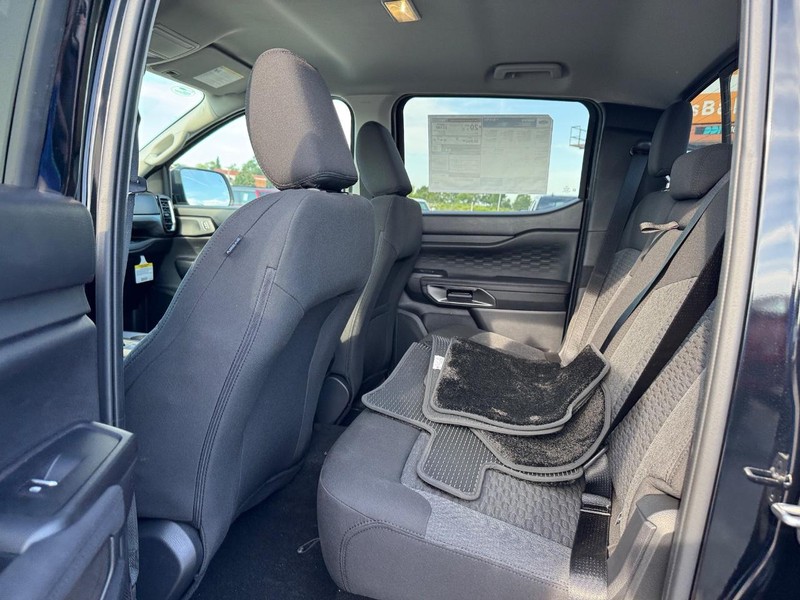 Ford Ranger Vehicle Full-screen Gallery Image 12