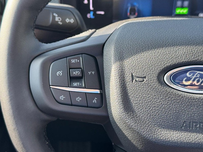 Ford Ranger Vehicle Full-screen Gallery Image 21