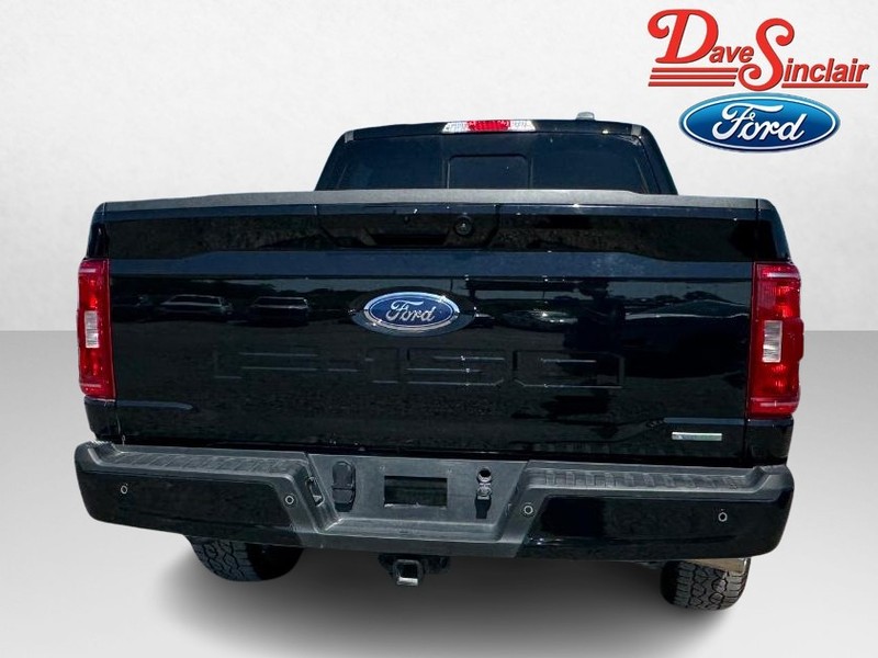 Ford F-150 Vehicle Full-screen Gallery Image 07