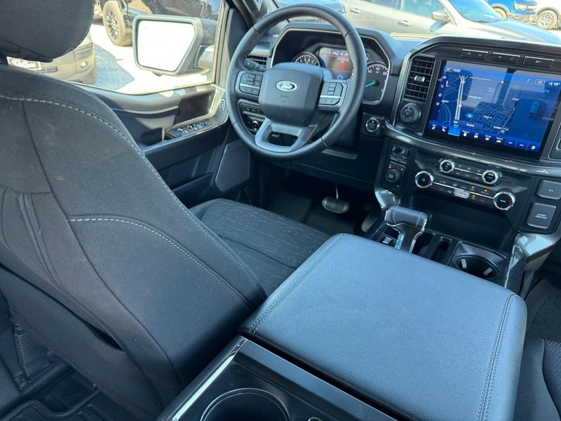 Ford F-150 Vehicle Full-screen Gallery Image 14