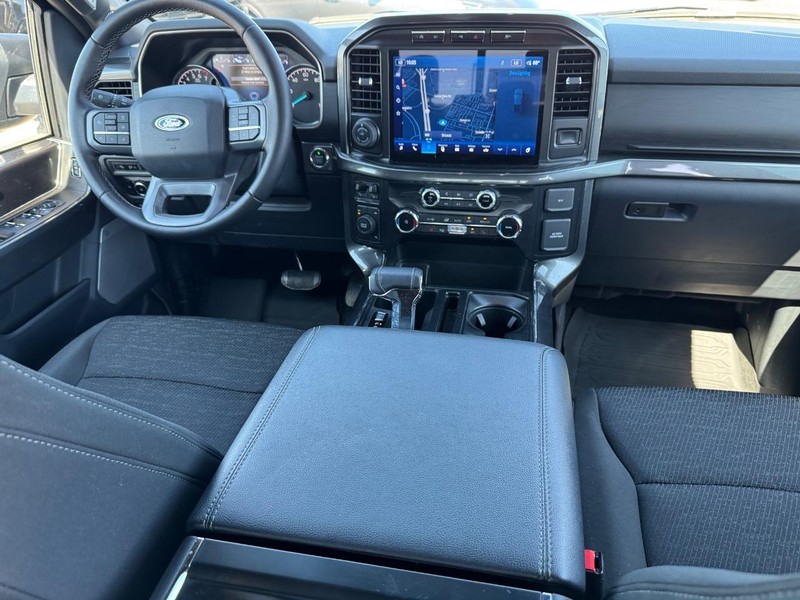 Ford F-150 Vehicle Full-screen Gallery Image 15