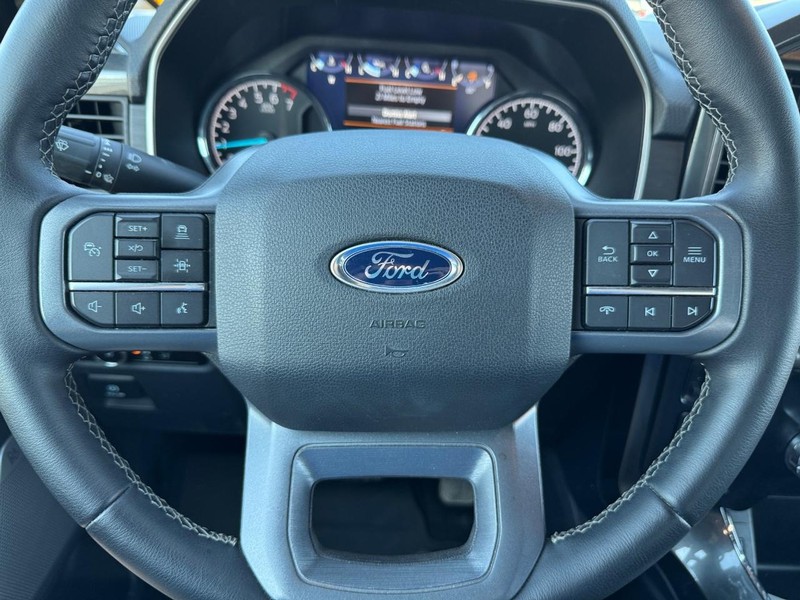Ford F-150 Vehicle Full-screen Gallery Image 19