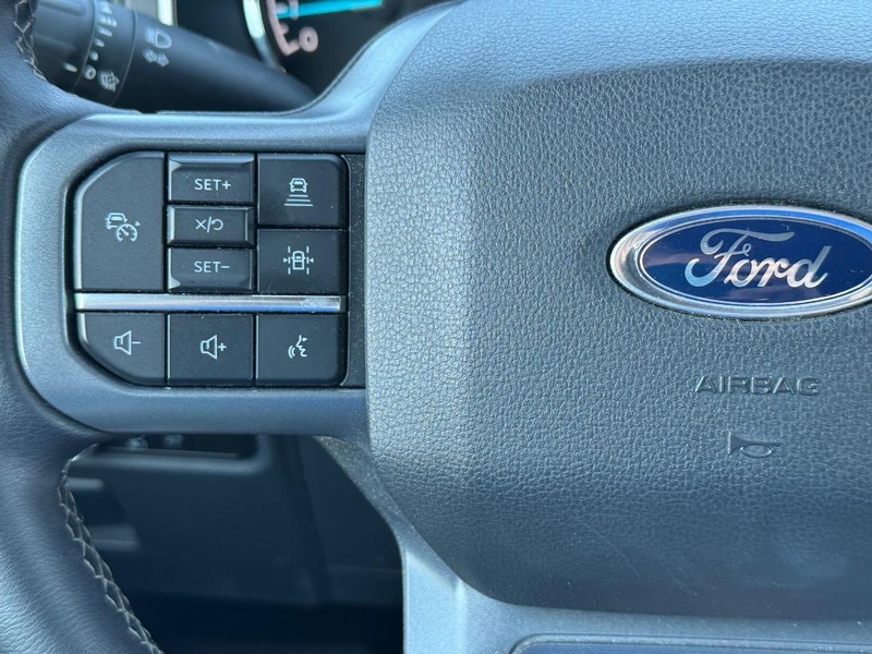 Ford F-150 Vehicle Full-screen Gallery Image 20