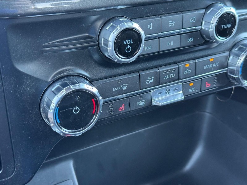 Ford F-150 Vehicle Full-screen Gallery Image 23