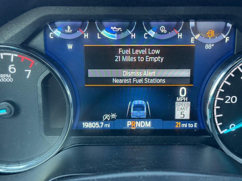 Ford F-150 Vehicle Full-screen Gallery Image 25