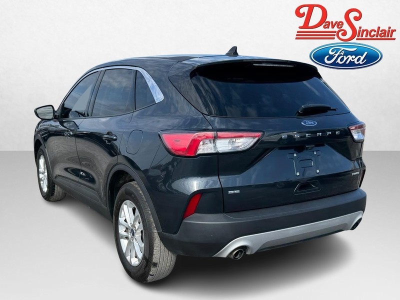 Ford Escape Vehicle Full-screen Gallery Image 09