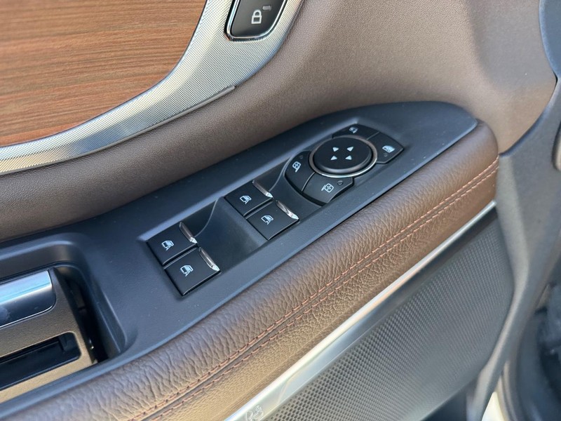Ford Expedition Max Vehicle Full-screen Gallery Image 22