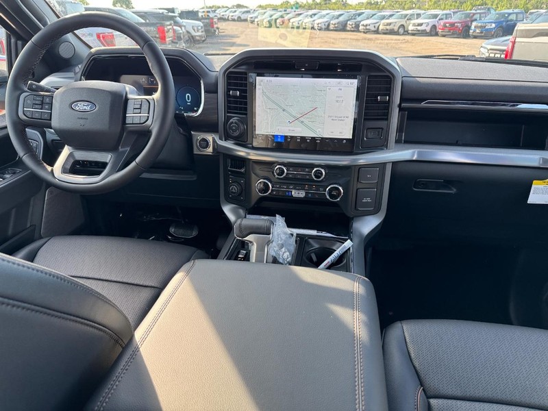 Ford F-150 Vehicle Full-screen Gallery Image 15