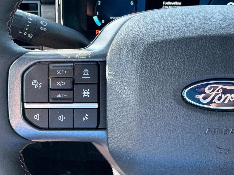 Ford F-150 Vehicle Full-screen Gallery Image 23