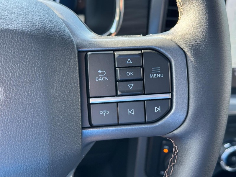 Ford F-150 Vehicle Full-screen Gallery Image 24