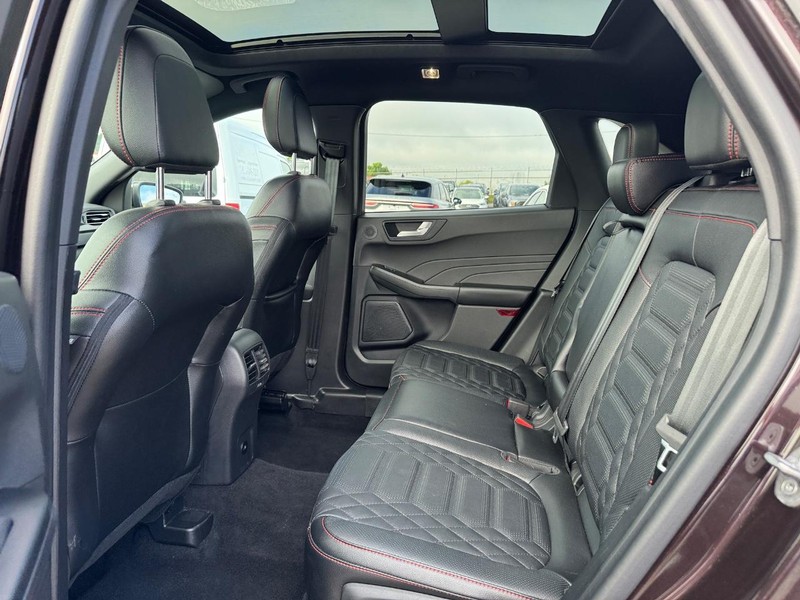 Ford Escape Vehicle Full-screen Gallery Image 12