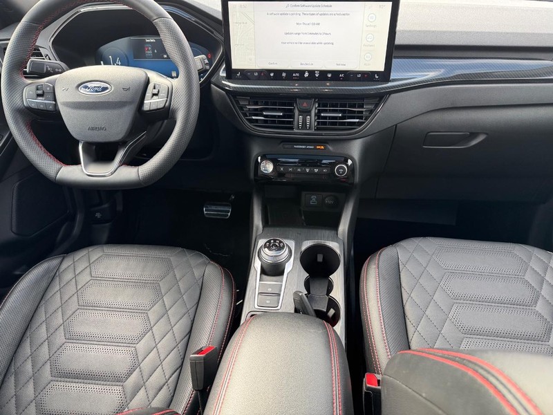 Ford Escape Vehicle Full-screen Gallery Image 16
