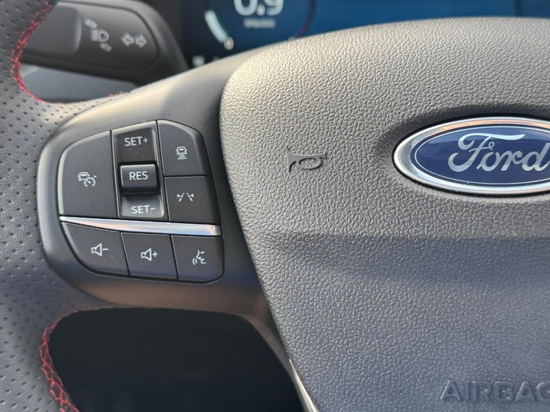 Ford Escape Vehicle Full-screen Gallery Image 22