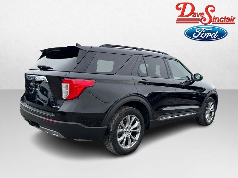 Ford Explorer Vehicle Full-screen Gallery Image 07