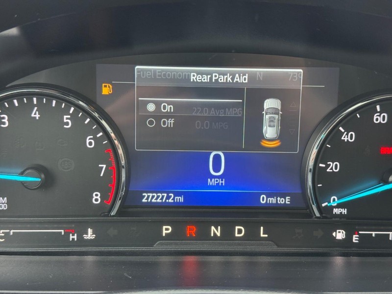 Ford Explorer Vehicle Full-screen Gallery Image 26