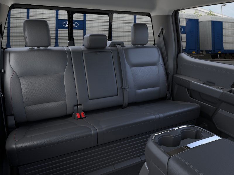 Ford Super Duty F-250 SRW Vehicle Full-screen Gallery Image 13