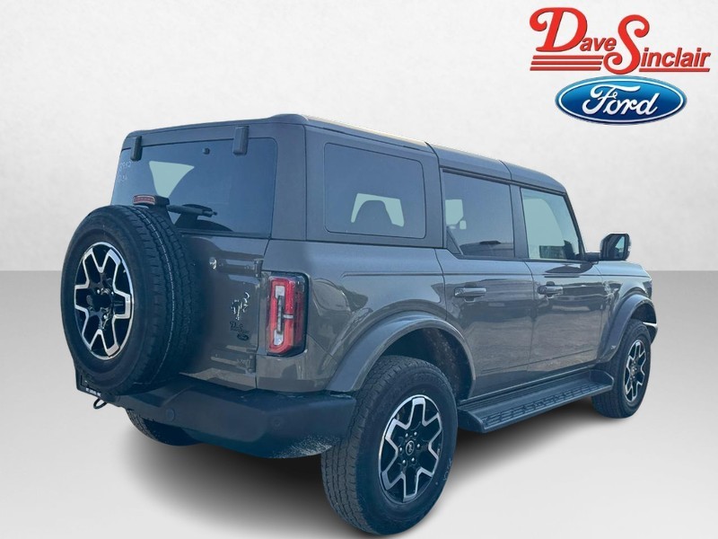 Ford Bronco Vehicle Full-screen Gallery Image 07