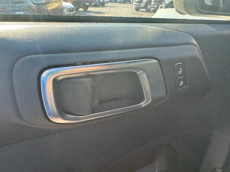 Ford Bronco Vehicle Full-screen Gallery Image 19
