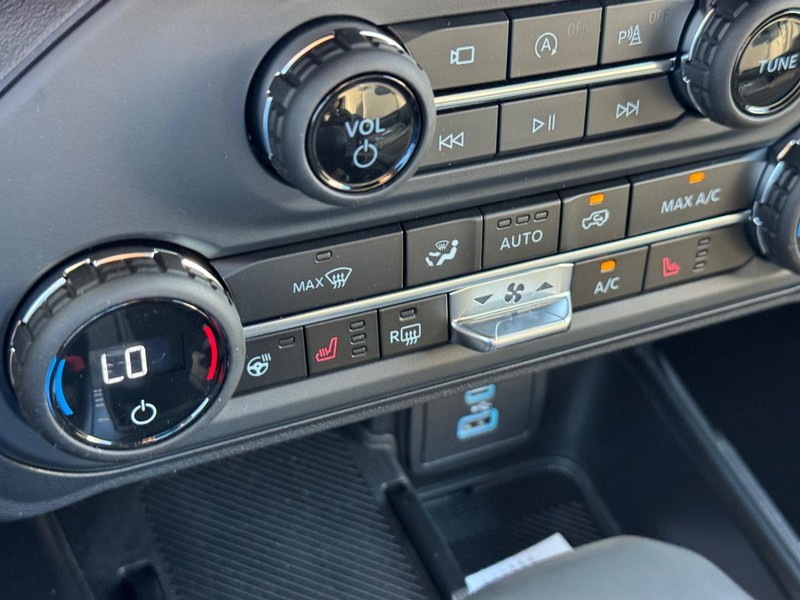Ford Bronco Vehicle Full-screen Gallery Image 24