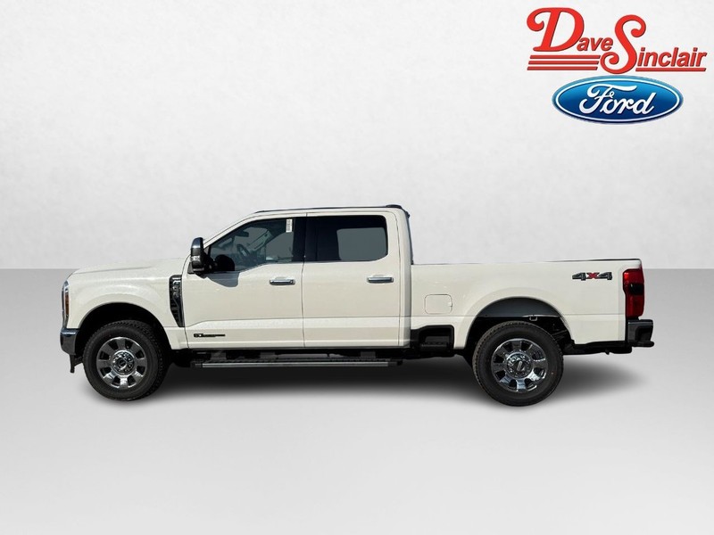 Ford Super Duty F-250 SRW Vehicle Full-screen Gallery Image 10