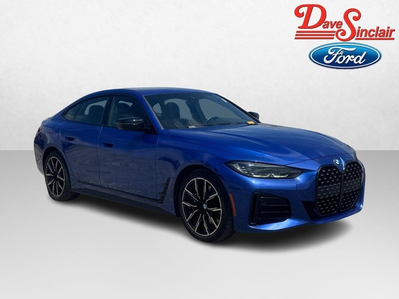 BMW 4 Series Vehicle Full-screen Gallery Image 04