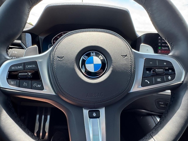 BMW 4 Series Vehicle Full-screen Gallery Image 21