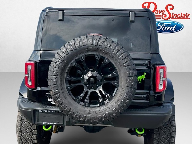 Ford Bronco Vehicle Full-screen Gallery Image 08