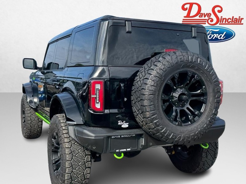 Ford Bronco Vehicle Full-screen Gallery Image 09