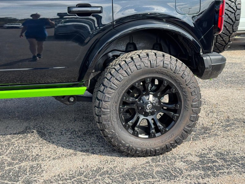 Ford Bronco Vehicle Full-screen Gallery Image 11
