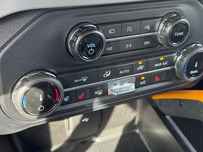 Ford Bronco Vehicle Full-screen Gallery Image 23