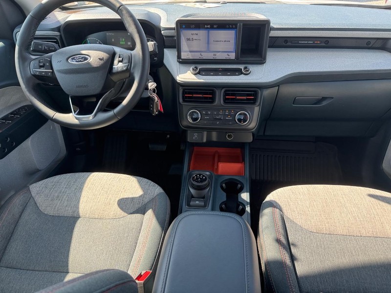 Ford Maverick Vehicle Full-screen Gallery Image 15