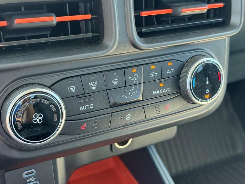 Ford Maverick Vehicle Full-screen Gallery Image 22