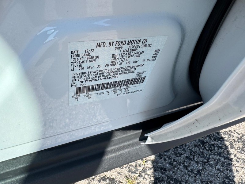 Ford Maverick Vehicle Full-screen Gallery Image 25
