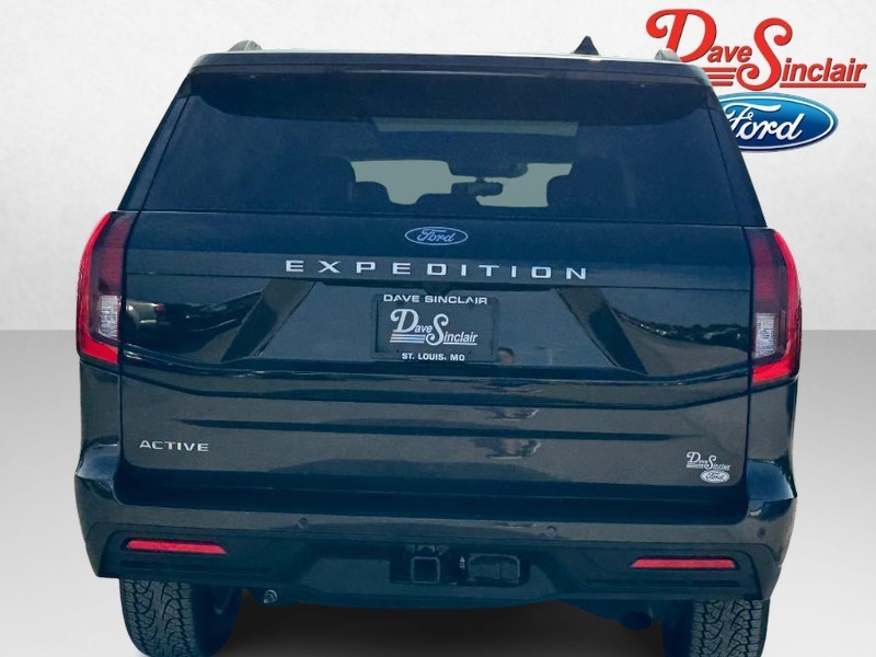 Ford Expedition Vehicle Full-screen Gallery Image 08