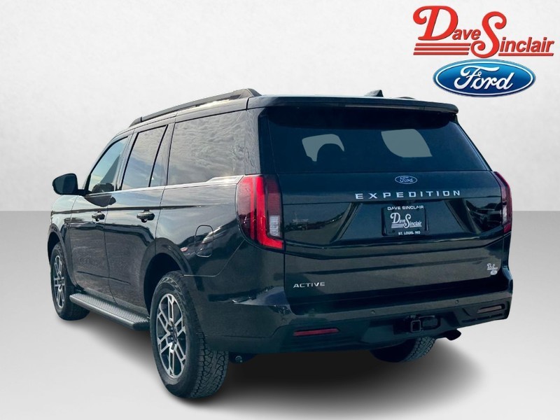 Ford Expedition Vehicle Full-screen Gallery Image 09